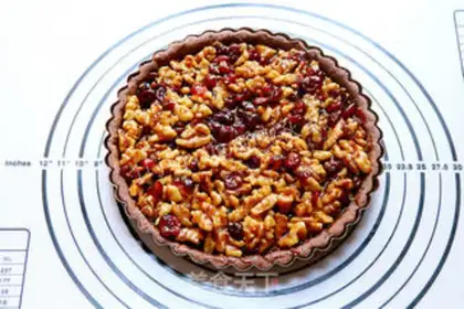 Make Scrumptious cranberry walnut pie step 9