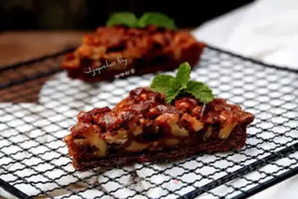 Make Scrumptious cranberry walnut pie step 11