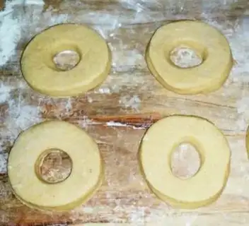 Make Christmas doughnuts step 8