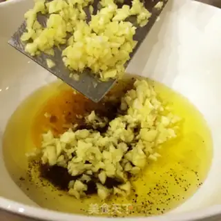 Make Garlic shrimp string step 4