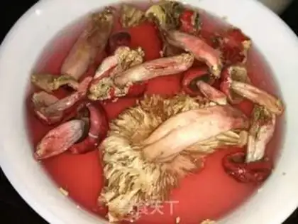 Make Red mushroom hen soup step 2
