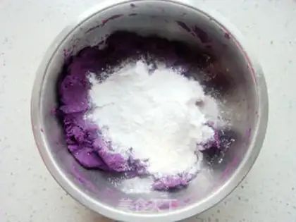 Make Potato sesame cake step 1