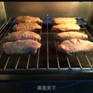 Make The honey is on the wings step 1