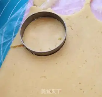 Make Chocolate dollhead cookies step 8