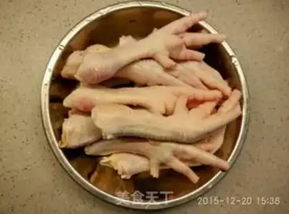 Make Maybe peanut chicken foot soup step 0