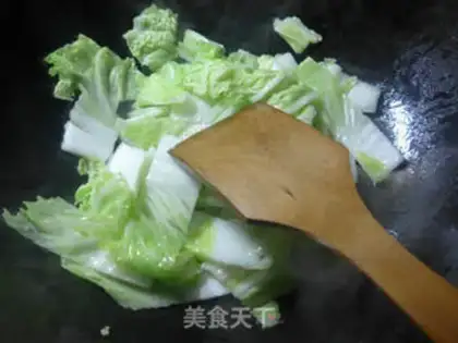 Make Shrimp rice with cabbage step 1