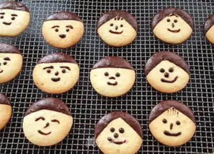 Make Chocolate dollhead cookies step 17