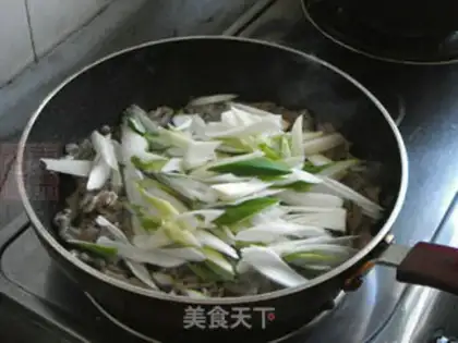 Make Onion fried lamb step 7