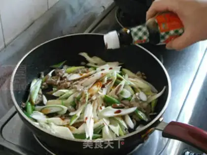 Make Onion fried lamb step 9