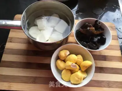 Make Chestnut mountain chicken soup step 5