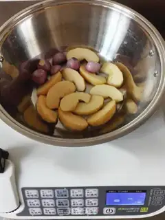 Make Apple stew ribs step 3