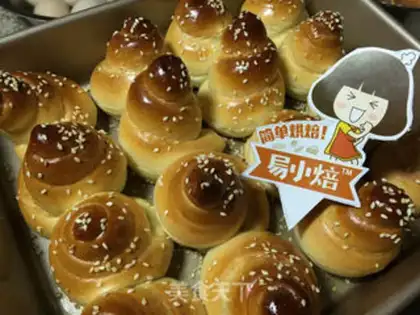 Make Snail bread step 12
