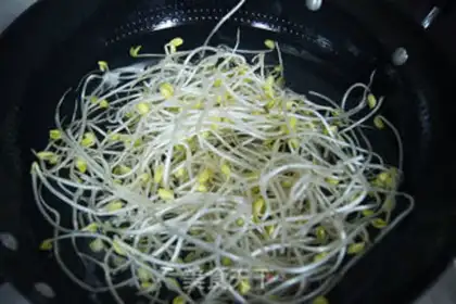Make Gold-cooked iron-pot soup, fat cow step 5
