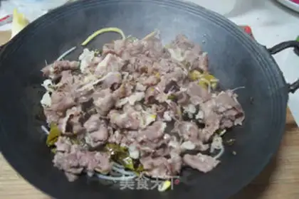Make Gold-cooked iron-pot soup, fat cow step 10