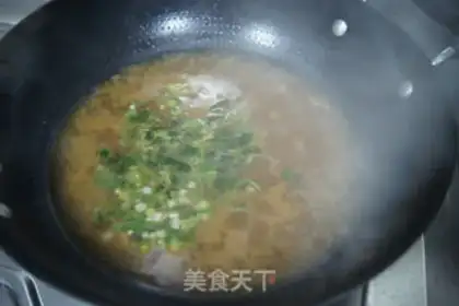 Make Gold-cooked iron-pot soup, fat cow step 11