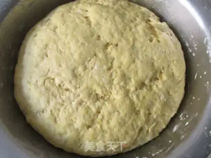 Make Pumpkin rose roll step 3
