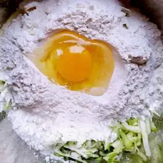 Make Cracker eggcake step 2