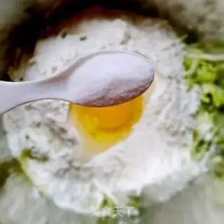 Make Cracker eggcake step 3