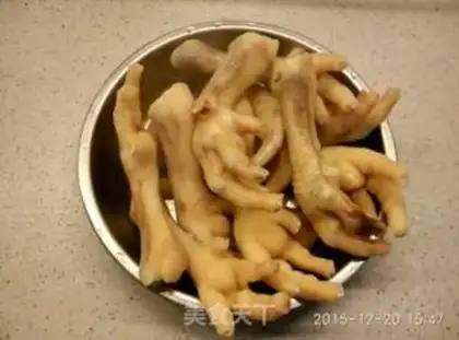 Make Maybe peanut chicken foot soup step 2