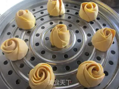 Make Pumpkin rose roll step 11