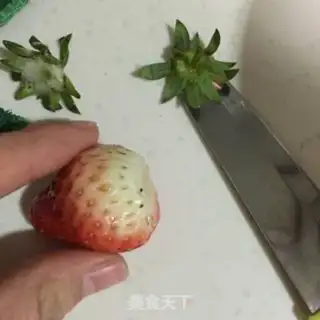 Make Strawberry Santa step 1