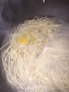 Make Quick-hand breakfast noodles step 2