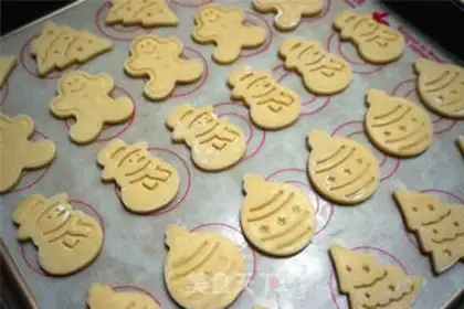 Make Christmas cartoons step 9