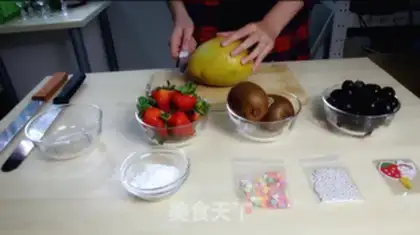 Make A bouquet of fruit step 17