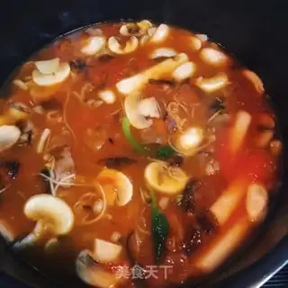 Make Tomato noodles soup step 15