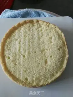 Make Strawberry cream cake step 2