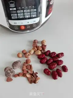 Make Red-tree fig soup step 0