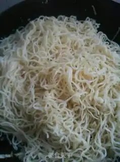 Make Red pork noodles step 10