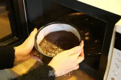 Make Strawberry chocolate cake step 3