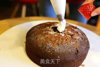 Make Strawberry chocolate cake step 6