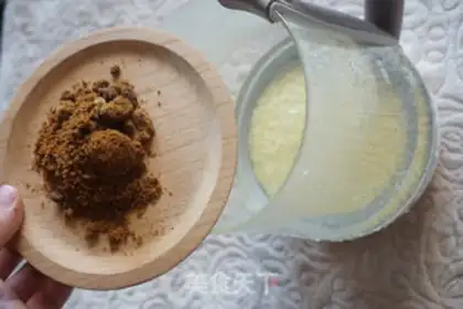 Make Red sugar rice congee step 3