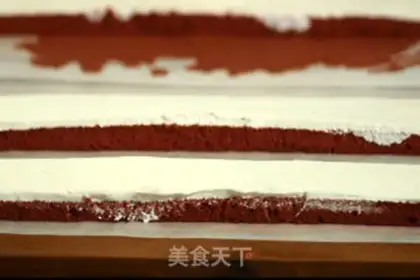 Make Red velvet vortex cake step 10