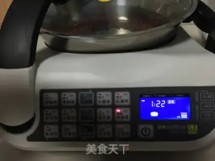 Make Red dates, red bean embryo soup step 2