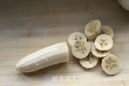 Make Banana shake step 2