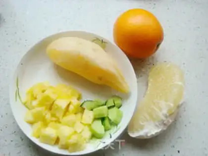 Make Pineapple fruit salad step 0