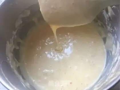 Make Christmas cream cupcakes step 5