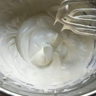 Make Christmas cream cupcakes step 10