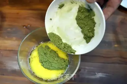 Make A tea vortex cake step 2