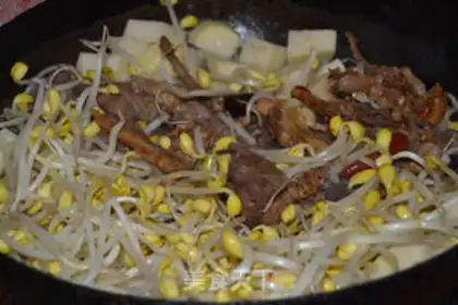 Make Chicken-cooked stew step 2
