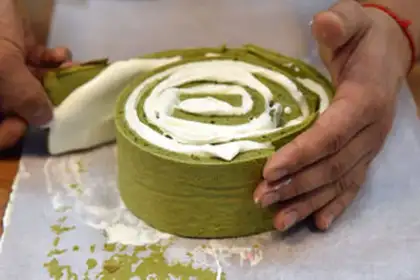 Make A tea vortex cake step 12