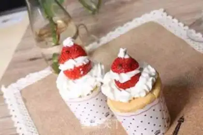 Make Fruit cupcakes step 9