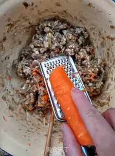 Make Carrot lamb dumplings step 1