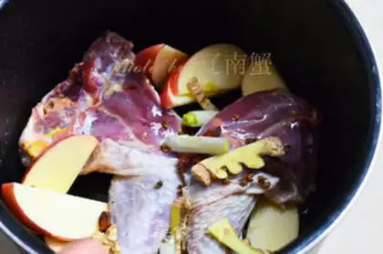 Make Apple Coke makes chicken legs step 2