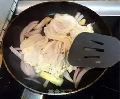 Make Fried salmon with pasta step 9