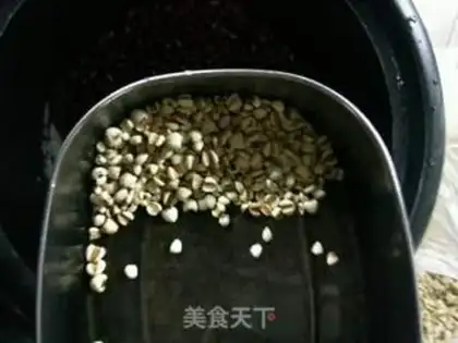 Make Red bean oatmeal step 1