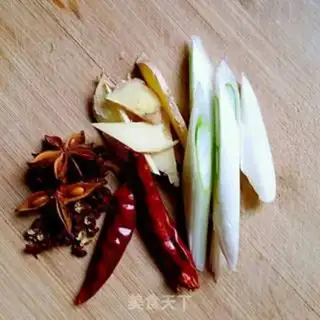 Make Red roast stew step 1